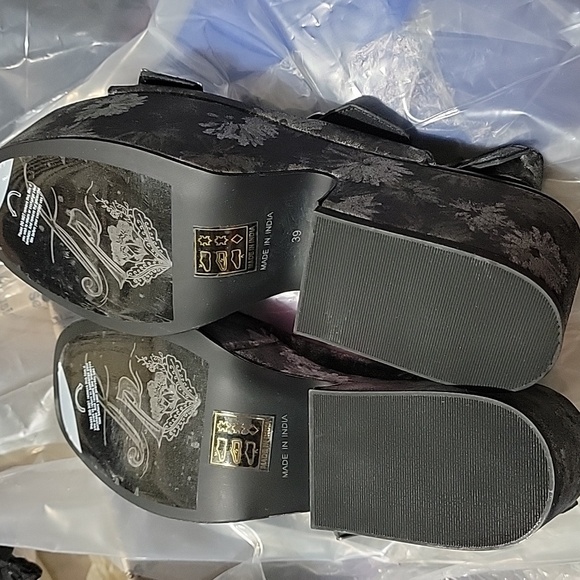 New Free People Follow Your Own Path Sandal in Daisy Print Leather Platform - Picture 9 of 9